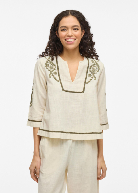 Top VILA detalles bordados