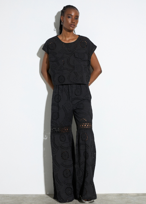 Blusa BSB negra calada