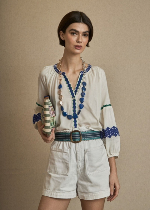 Blusa LATIDO blanca bordado azul étnico