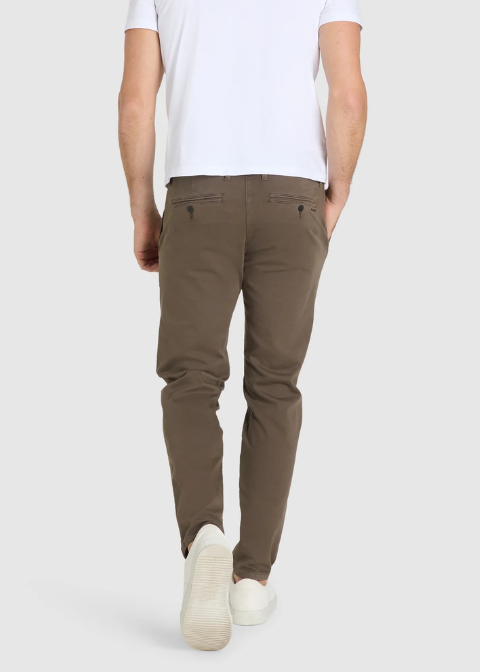 Pantalón MAC chino marrón chocolate