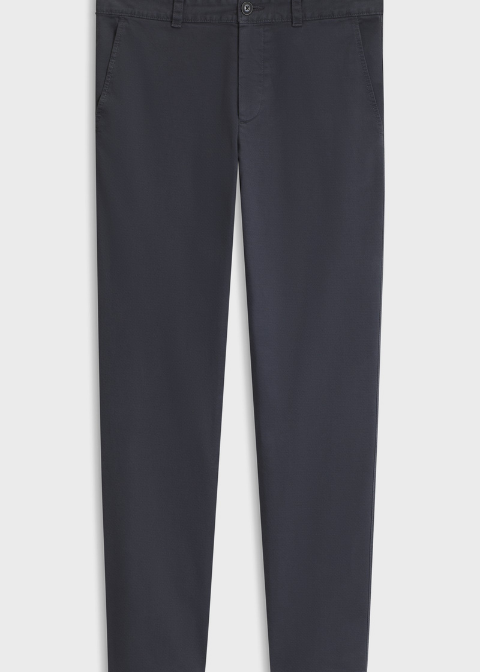 Pantalón chino HUGO BOSS sarga elástica y corte slim