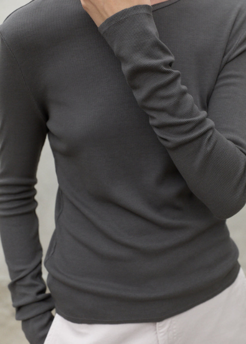 Camiseta gris oscuro canale