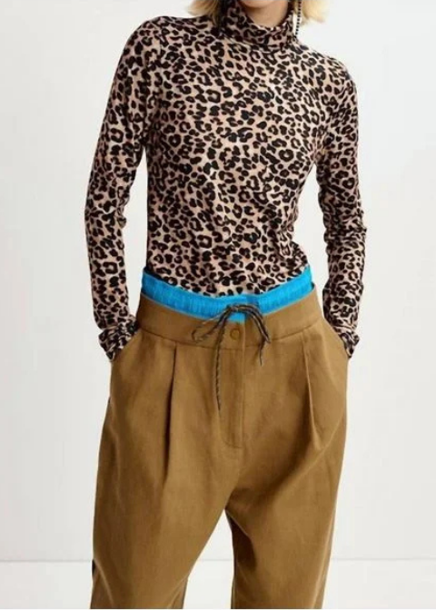 Top ESSENTIEL print entallado