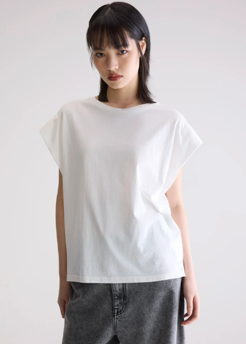 Camiseta BELLEROSE blanca hombros vueltos