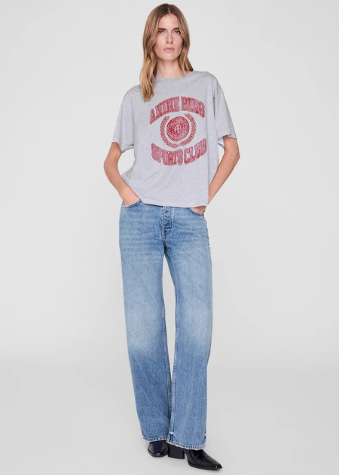 Camiseta ANINE BING gris logo rojo univeritario