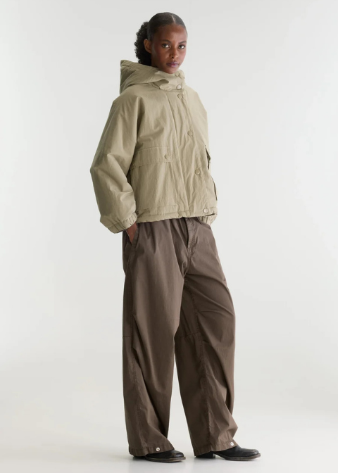 Abrigo Bellerose corto beige oscuro