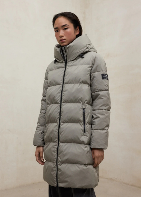 ECLF. Plumas MANLIE piedra largo acolchado c/capucha C·PDRAT·S