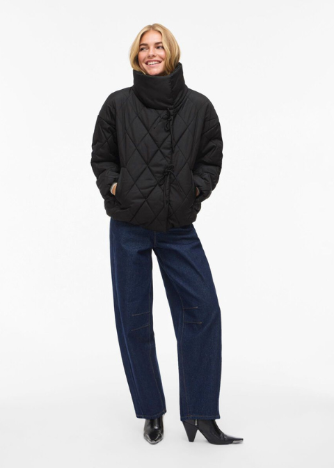 Cazadora VILA negra acolchada