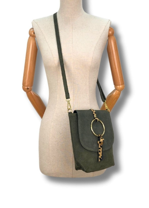 Bolso MARTINA K caqui bandolera solapa