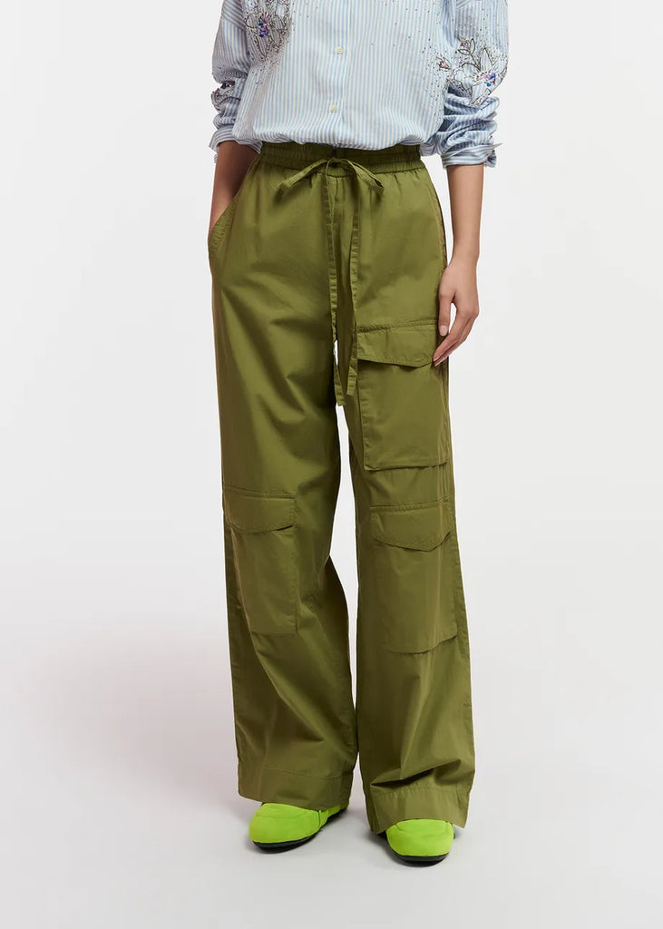 Pantalon cargo con goma