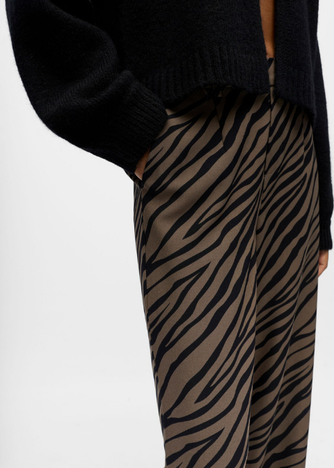 Pantalón OBJECT gris animal print