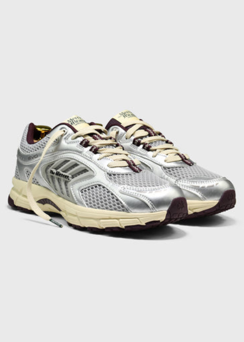 Zapatillas THE MERCER BRAND burdeos y plateadas