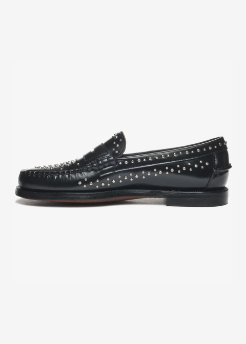 Mocasín SEBAGO negro con tachuelas