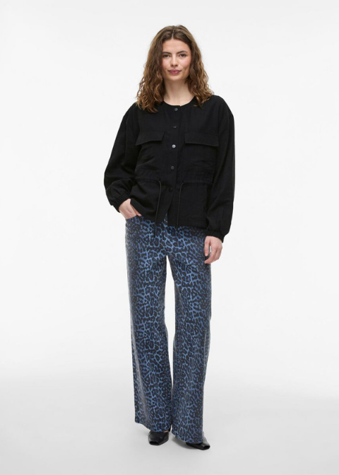 Chaqueta VILA negra fina con bolsillos