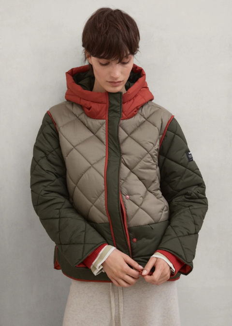 Chaqueta ECOALF alcolchada ligera caqui ribete rojo