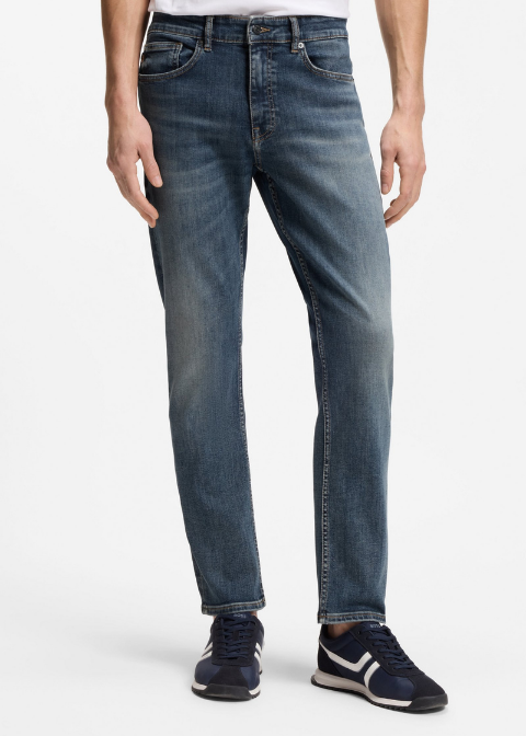 Vaqueros HUGO BOSS denim elástico corte slim 
Vaqueros HUGO BOSS denim elástico y corte slim