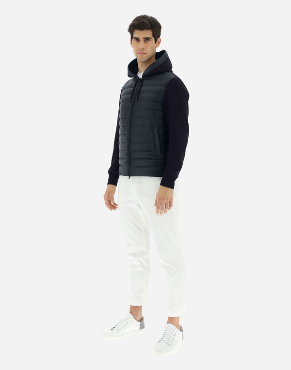 Chaqueta con capucha azul